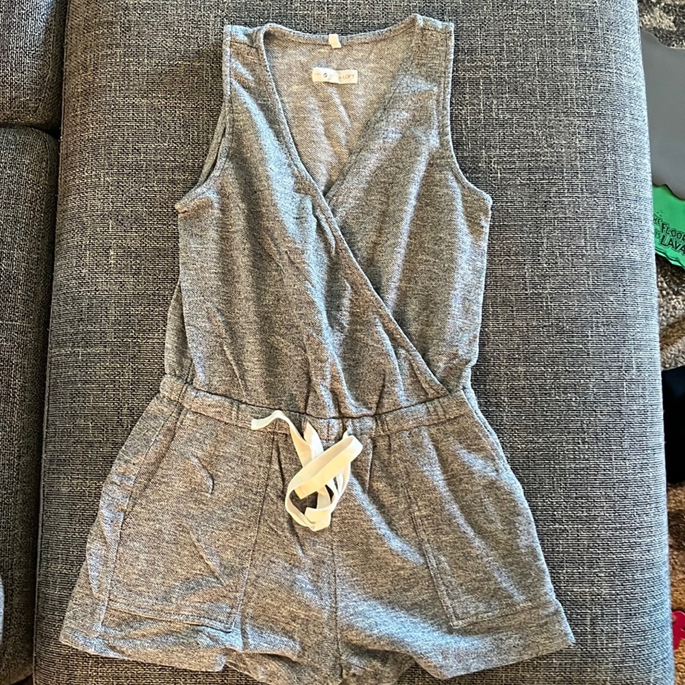 Lou & Grey Gray Sleeveless V-Neck Jersey Romper - Picture 2 of 5